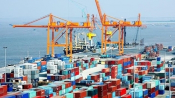 Quy định mới về phí, lệ phí hải quan đối với hàng hóa, phương tiện vận tải quá cảnh