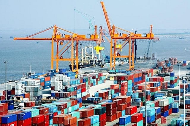 Quy định mới về phí, lệ phí hải quan đối với hàng hóa, phương tiện vận tải quá cảnh
