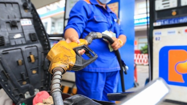 Từ 15h ngày 4/9, giá xăng dầu đồng loạt tăng