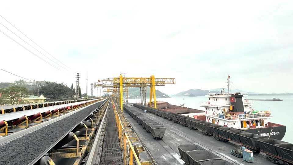 Phê duyệt mức vốn điều lệ của Công ty mẹ - Tập đoàn Công nghiệp Than - Khoáng sản Việt Nam Phê duyệt mức vốn điều lệ của Công ty mẹ - Tập đoàn Công nghiệp Than - Khoáng sản Việt Nam
