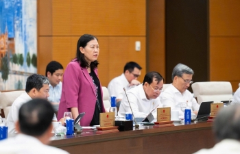 Một bộ phận cán bộ có tư tưởng “làm nhiều sai nhiều” nên “làm việc cầm chừng”