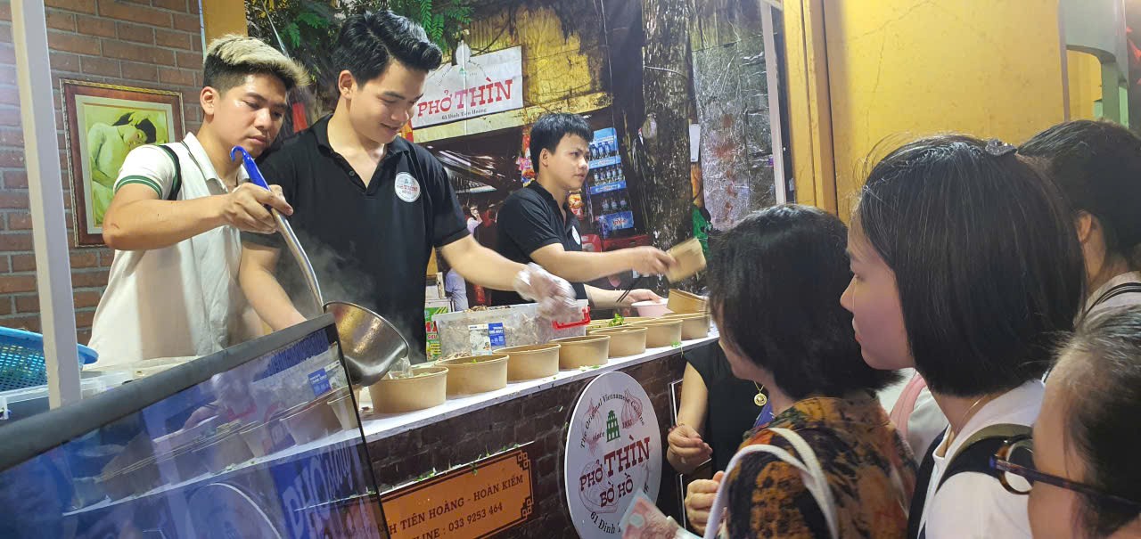 Giá nhà ở thuê và ăn uống ngoài gia đình kéo CPI tháng 8 tăng 0,05%