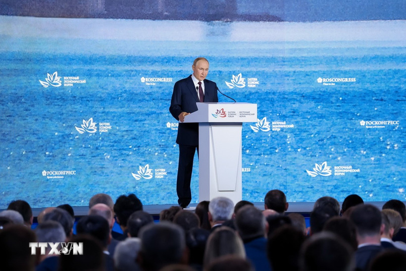 Tổng thống Nga Vladimir Putin phát biểu tại phiên toàn thể của Diễn đàn Kinh tế phương Đông 2025 tại thành phố Vladivostok vùng Viễn Đông Nga. (Nguồn: TTXVN phát)