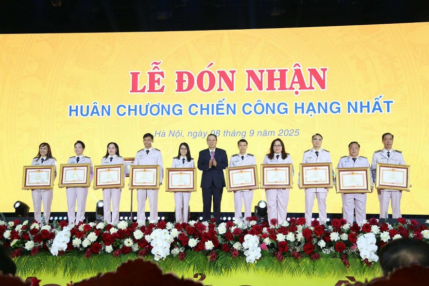 Hải quan Việt Nam đón nhận Huân chương Chiến công hạng Nhất