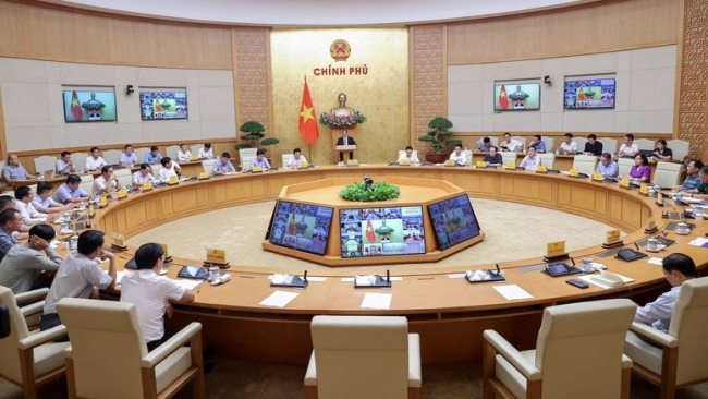 Thủ tướng: Cả nước đã có gần 2.500 km đường cao tốc, phải vượt mục tiêu 3.000 km trong năm nay
