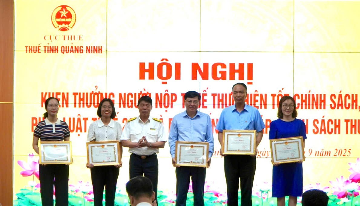 Quảng Ninh: Tuyên dương người nộp thuế tiêu biểu năm 2024, đồng hành cùng doanh nghiệp vượt khó