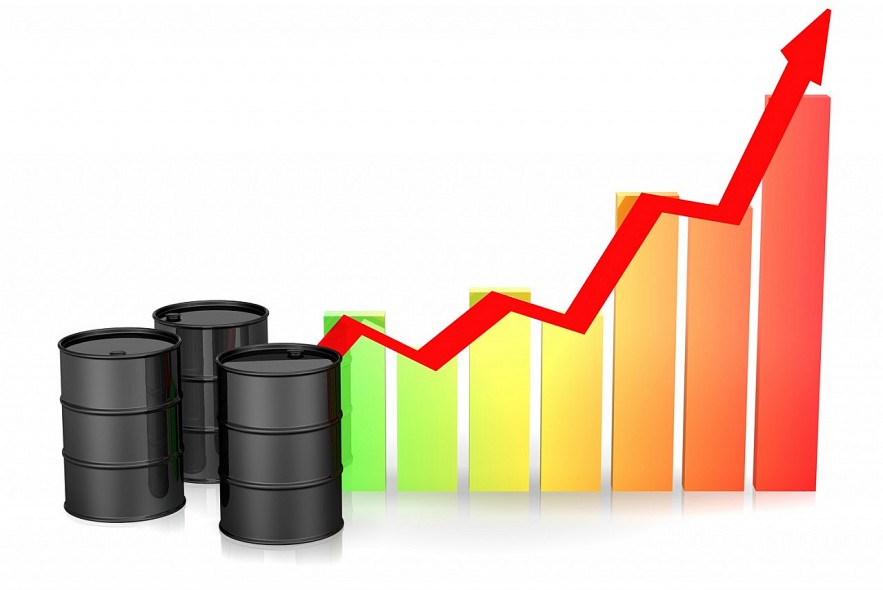 Ngày 13/9: Giá dầu thế giới đảo chiều tăng gần 2%