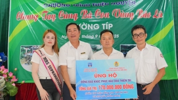 Hoa tiêu hàng hải miền Bắc chung tay cùng bà con Mường Típ khắc phục hậu quả bão lũ