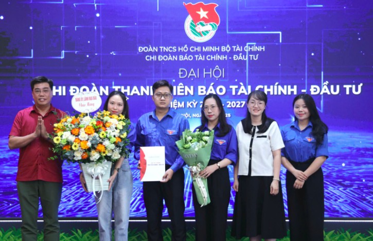 Chi đoàn Báo Tài chính – Đầu tư tổ chức sinh hoạt chính trị và Đại hội nhiệm kỳ 2025 - 2027