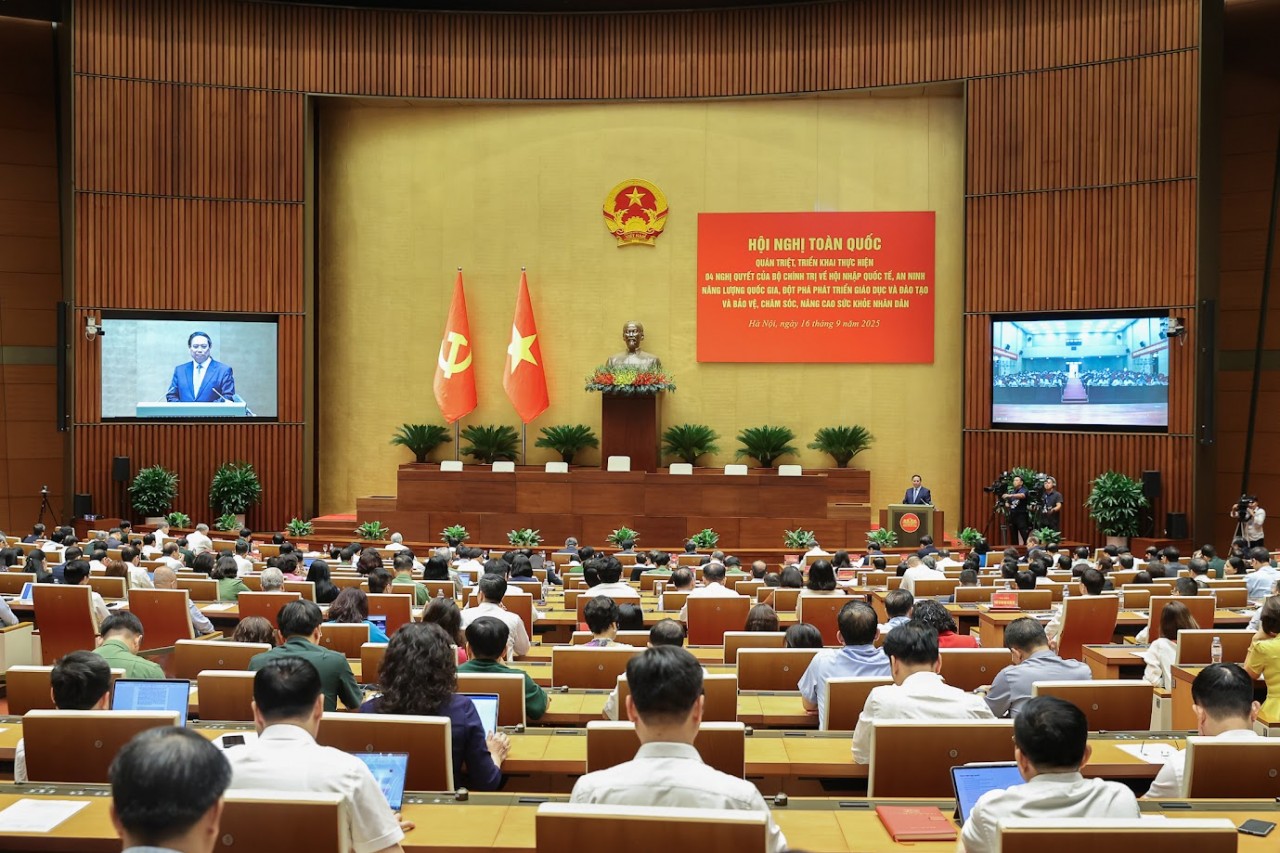 Triển khai ngay các chủ trương về chế độ tiền lương, phụ cấp cho nhà giáo