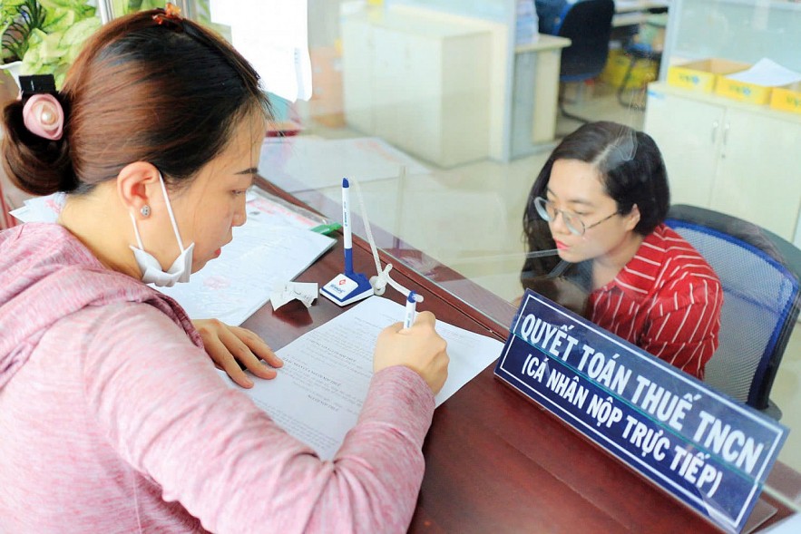 Người nộp thuế phấn khởi khi được tăng mức giảm trừ gia cảnh
