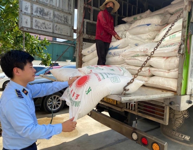 Nghệ An: Phát hiện, làm rõ vụ nhập lậu 3 tấn đường cát