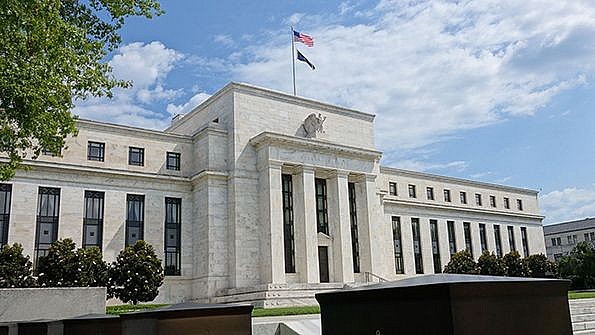 Fed hạ lãi suất lần đầu trong năm 2025, dự kiến có thêm 2 đợt cắt giảm Fed hạ lãi suất lần đầu trong năm 2025, dự kiến có thêm 2 đợt cắt giảm