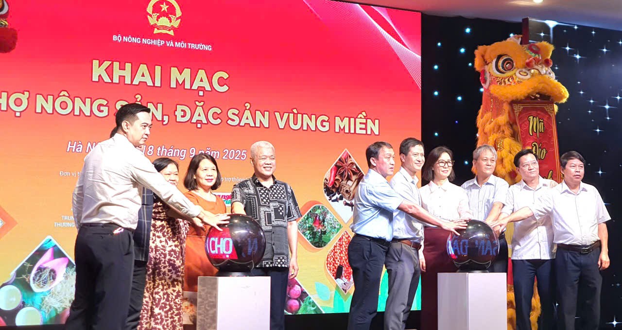 Hơn 60 gian hàng nông sản đặc sắc các vùng, miền hội tụ về Thủ đô