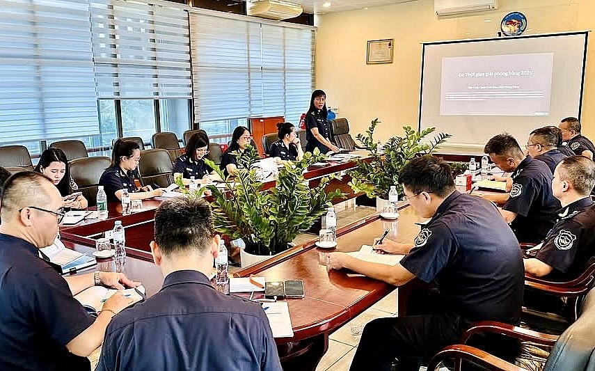 Lạng Sơn: Do thời gian giải phóng hàng hoá tại cửa khẩu quốc tế Hữu Nghị