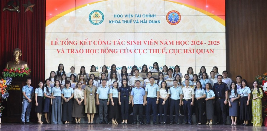 Cục Thuế, Cục Hải quan trao học bổng cho 30 sinh viên xuất sắc khoa Thuế và Hải quan