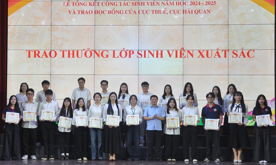 Cục Thuế, Cục Hải quan trao học bổng cho 30 sinh viên xuất sắc khoa Thuế và Hải quan