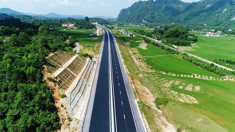 Hoàn thành mục tiêu 3.000 km đường bộ cao tốc và sân bay Long Thành trong năm 2025