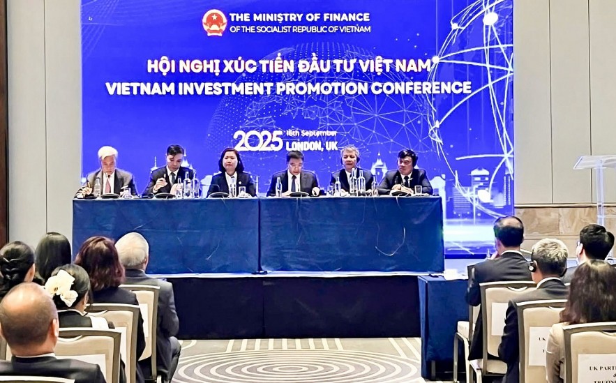 Hải quan Việt Nam đóng góp ý kiến tại Hội nghị xúc tiến đầu tư tại Vương quốc Anh