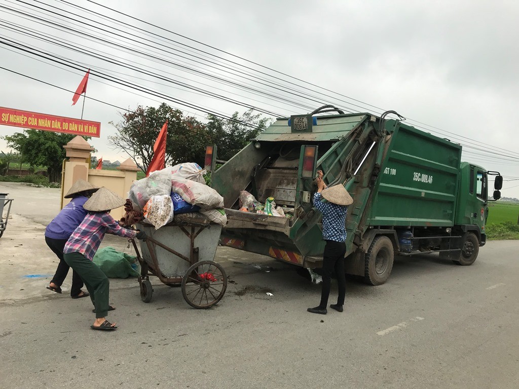 Xã hội hóa đầu tư vào thu gom, vận chuyển, xử lý và tái chế chất thải, giảm gánh nặng ngân sách nhà nước Xã hội hóa đầu tư vào thu gom, vận chuyển, xử lý và tái chế chất thải, giảm gánh nặng ngân sách nhà nước