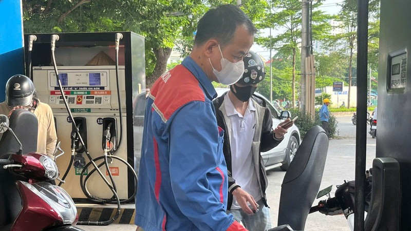 Ngày 26/9: Giá xăng trong nước và dầu thế giới đồng loạt giảm