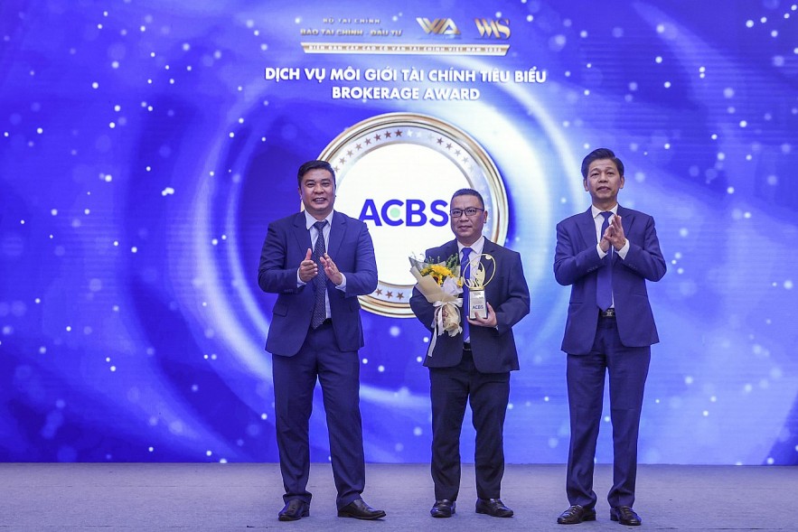 Toàn cảnh lễ vinh danh các sản phẩm dịch vụ tài chính tiêu biểu tại diễn đàn VWAS 2025