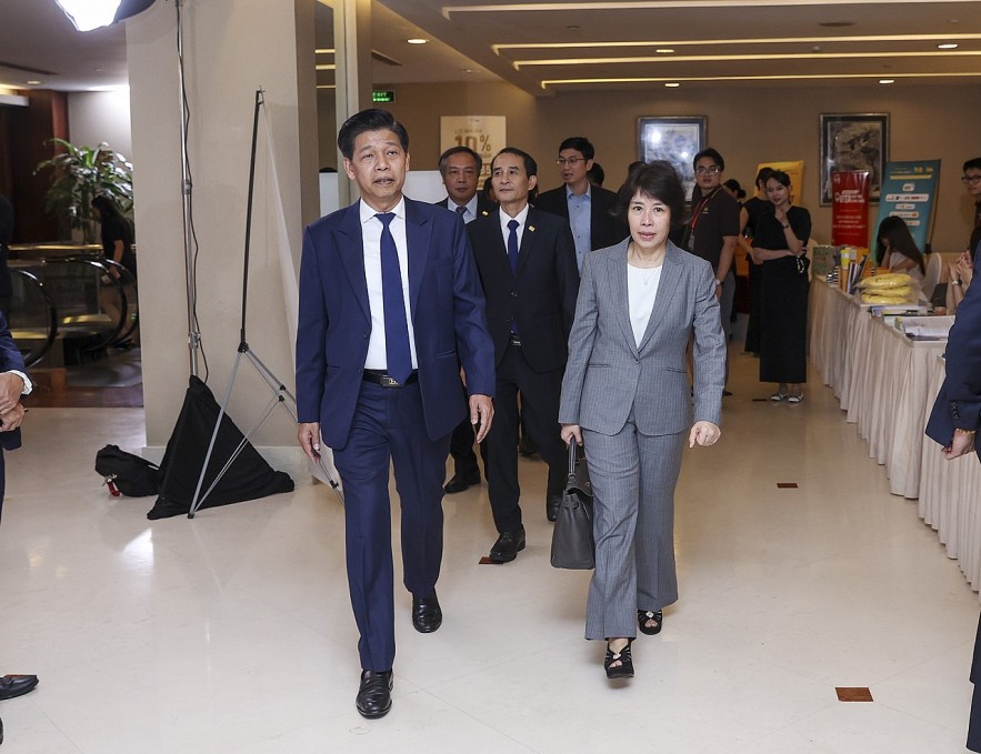 Toàn cảnh lễ vinh danh các sản phẩm dịch vụ tài chính tiêu biểu tại diễn đàn VWAS 2025