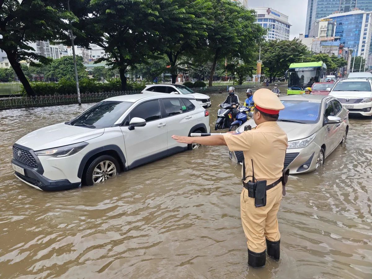 Hà Nội khẩn trương triển khai khắc phục hậu quả thiên tai