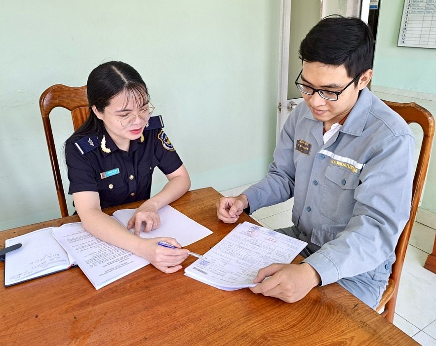 Hải quan khu vực XIII đẩy mạnh thu hồi nợ thuế, chống buôn lậu