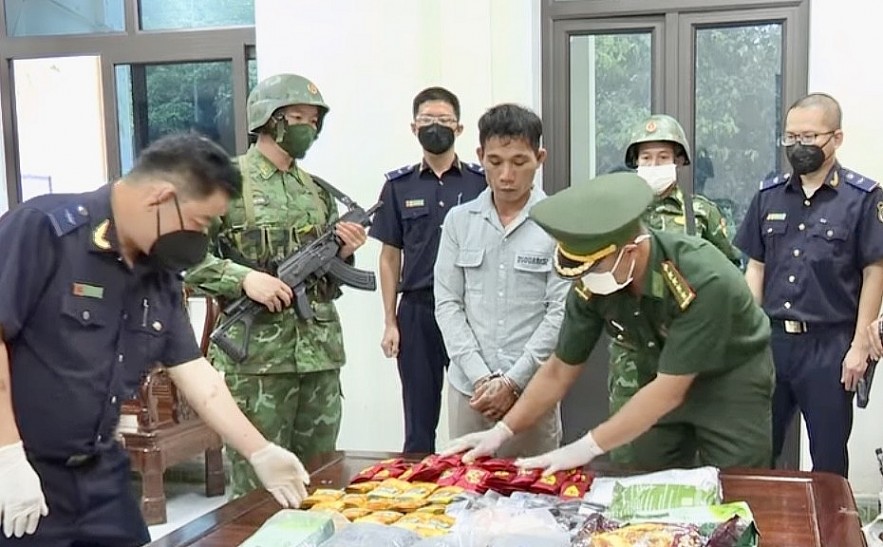 Hà Tĩnh: Hải quan chủ trì triệt phá vụ vận chuyển gần 14 kg ma tuý qua cửa khẩu Cầu Treo