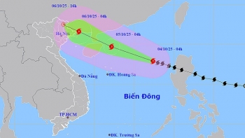 Bão số 11 giật cấp 16, đe dọa Bắc Biển Đông và đất liền Bắc Bộ