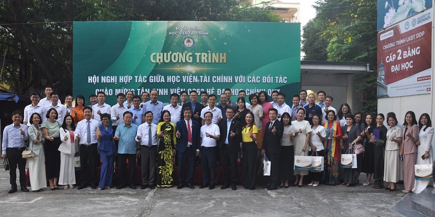 Học viện Tài chính tăng cường gắn kết giữa doanh nghiệp và người học