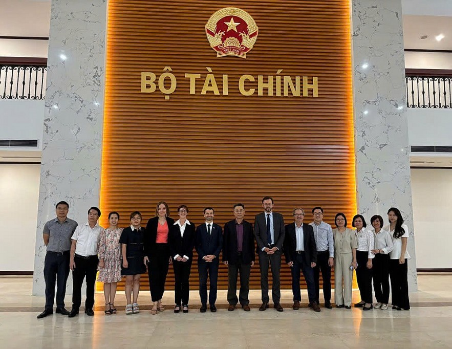 Xây dựng thể chế minh bạch và cam kết dài hạn để phát triển thị trường carbon