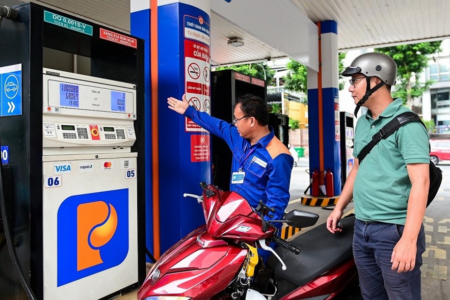 Giá xăng dầu ngày mai dự báo có thể giảm mạnh từ 400 - 600 đồng/lít Giá xăng dầu ngày mai dự báo có thể giảm mạnh từ 400 - 600 đồng/lít