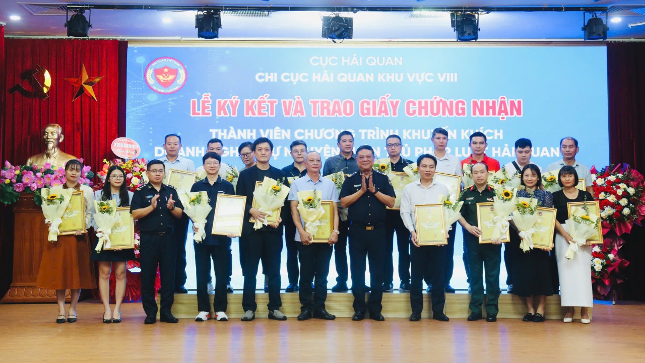 Chi cục Hải quan khu vực VIII tổ chức gặp mặt doanh nghiệp