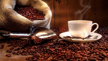 Ngày 11/10: Giá cà phê quay đầu giảm, hồ tiêu neo ở mức cao