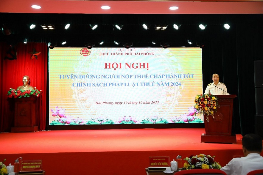 Thuế TP. Hải Phòng tuyên dương 101 doanh nghiệp, cá nhân, hộ kinh doanh chấp hành tốt chính sách pháp luật thuế