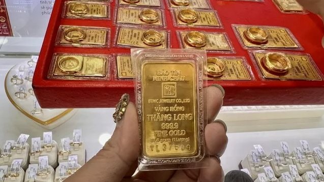 Giá vàng hôm nay (12/10): Vàng trong nước và thế giới đồng loạt tăng mạnh