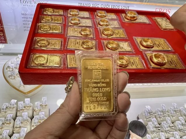 Giá vàng hôm nay (12/10): Vàng trong nước và thế giới đồng loạt tăng mạnh