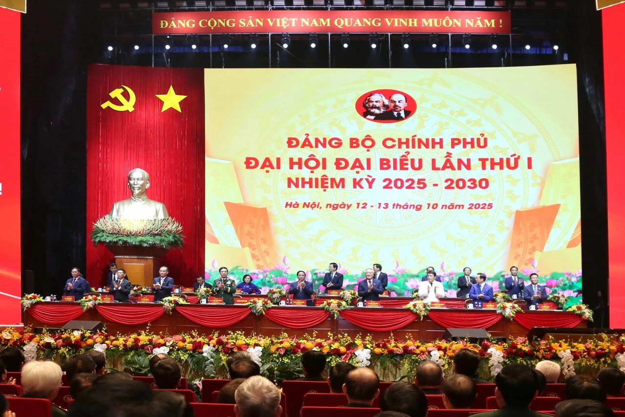 Khai mạc Đại hội đại biểu Đảng bộ Chính phủ lần thứ I Khai mạc Đại hội đại biểu Đảng bộ Chính phủ lần thứ I