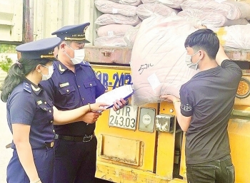 Hải quan khu vực XVII thu ngân sách đạt khá sau tinh gọn bộ máy
