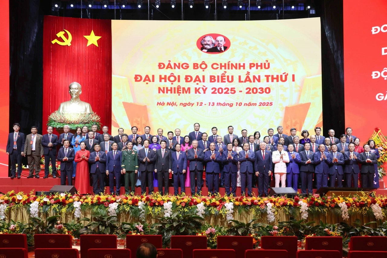 Tổng Bí thư đặt ra 3 yêu cầu và 5 định hướng công tác trọng tâm cho Đảng bộ Chính phủ Tổng Bí thư đặt ra 3 yêu cầu và 5 định hướng công tác trọng tâm cho Đảng bộ Chính phủ
