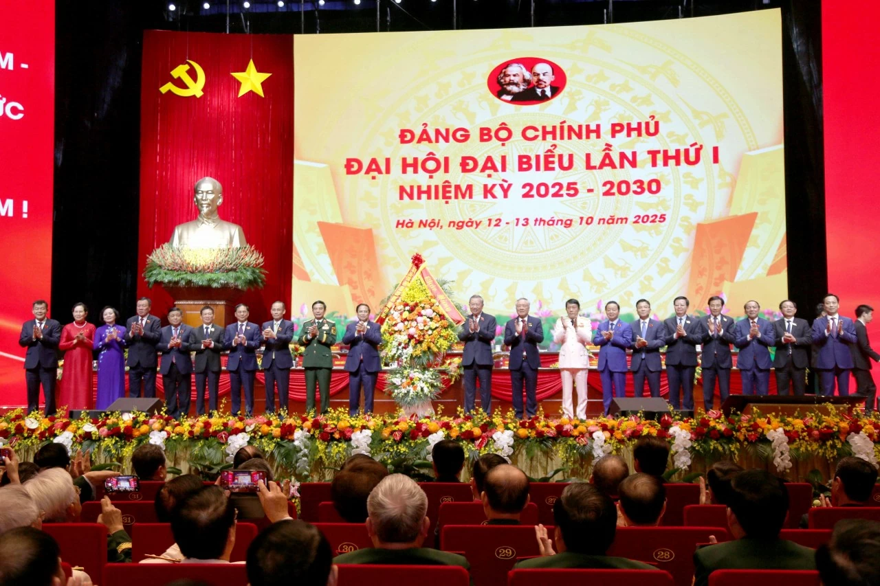 Tổng Bí thư đặt ra 3 yêu cầu và 5 định hướng công tác trọng tâm cho Đảng bộ Chính phủ Tổng Bí thư đặt ra 3 yêu cầu và 5 định hướng công tác trọng tâm cho Đảng bộ Chính phủ
