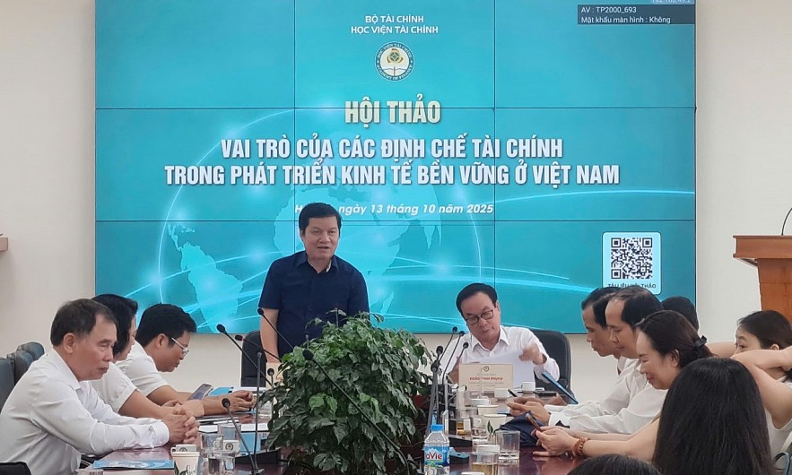 Các định chế tài chính đóng vai trò định hướng dòng vốn, quản trị rủi ro trong phát triển bền vững