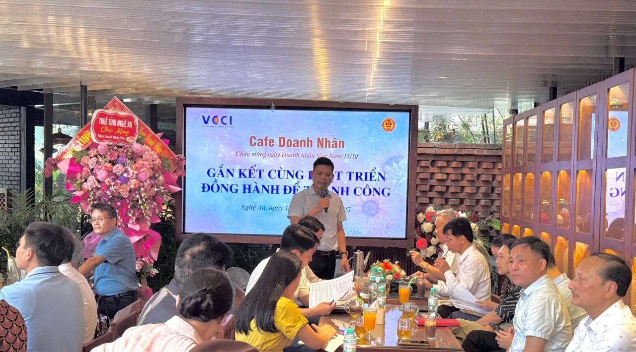 Thuế tỉnh Nghệ An đối thoại với trên 100 doanh nghiệp, doanh nhân về pháp luật thuế