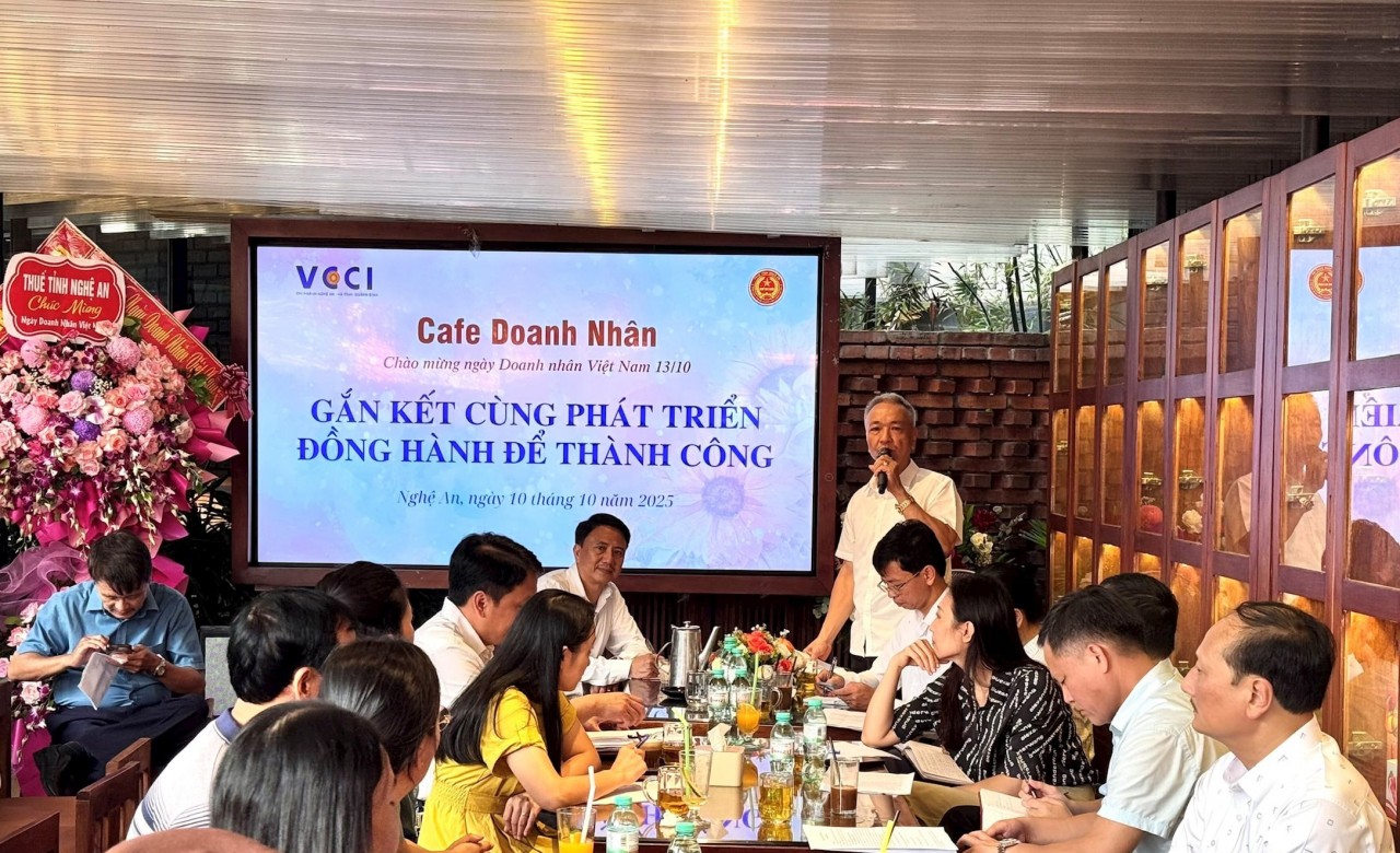 Thuế tỉnh Nghệ An đối thoại với trên 100 doanh nghiệp, doanh nhân về pháp luật thuế