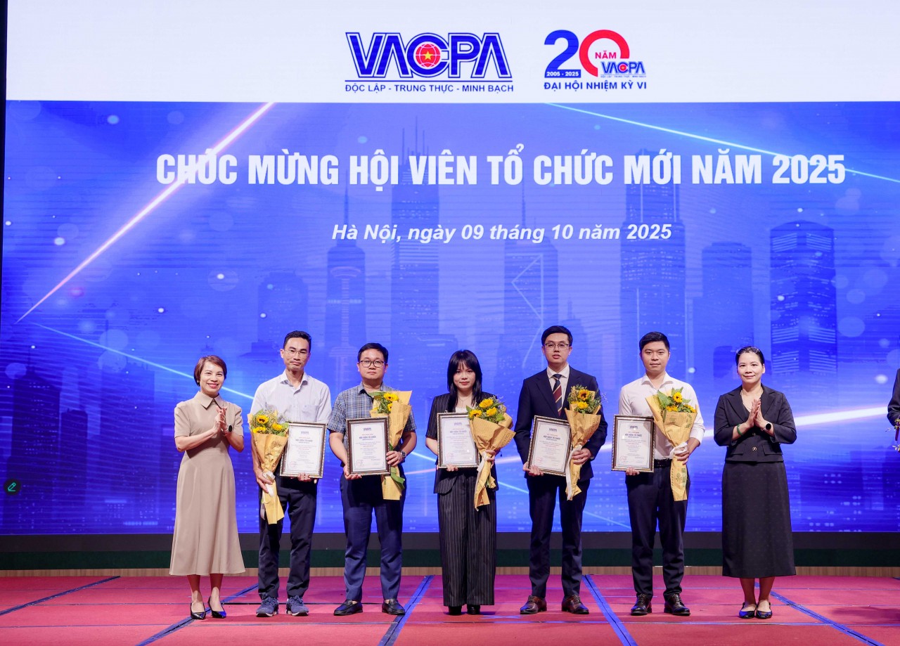 VACPA trao Giấy chứng nhận hội viên cao cấp và hội viên tổ chức mới gia nhập năm 2025
