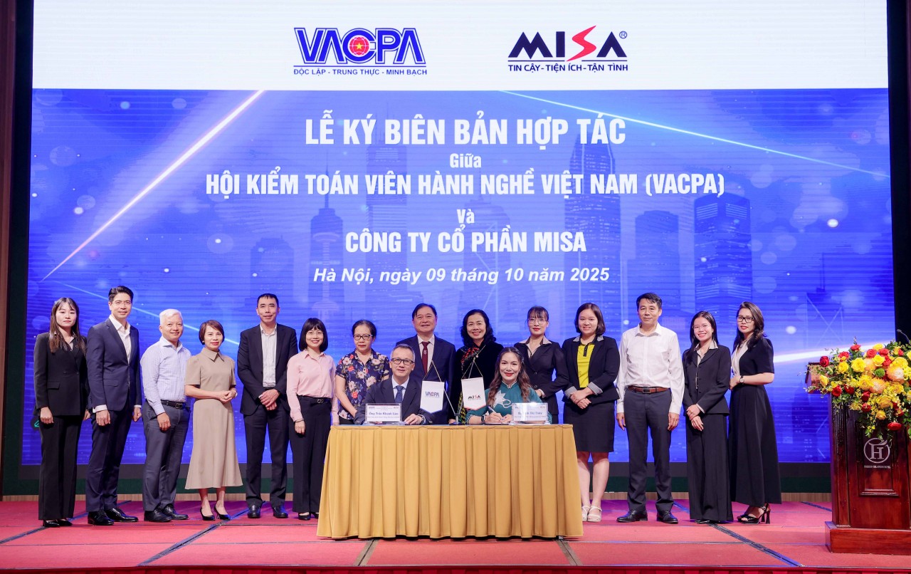 VACPA trao Giấy chứng nhận hội viên cao cấp và hội viên tổ chức mới gia nhập năm 2025