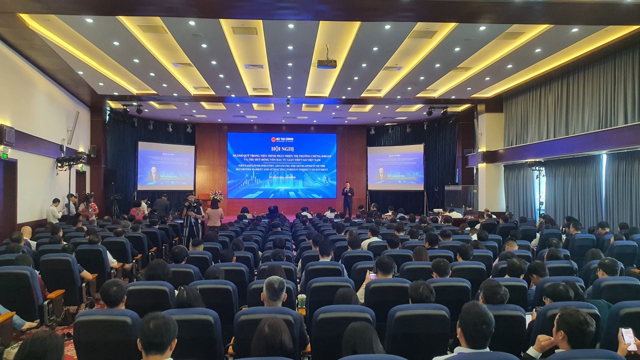 Thúc đẩy ngành quỹ đầu tư chứng khoán phát triển chuyên nghiệp hơn, tăng trưởng bền vững Thúc đẩy ngành quỹ đầu tư chứng khoán phát triển chuyên nghiệp hơn, tăng trưởng bền vững