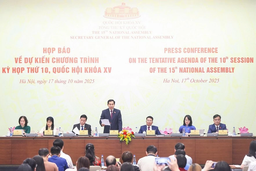 Kỳ họp thứ 10, Quốc hội khóa XV: Khối lượng lập pháp lớn, phê chuẩn bổ nhiệm các nhân sự chủ chốt Kỳ họp thứ 10, Quốc hội khóa XV: Khối lượng lập pháp lớn, phê chuẩn bổ nhiệm các nhân sự chủ chốt